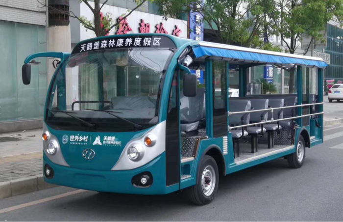 YJL-Z18座半封闭燃油观光车